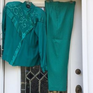 Blouse and pants vintage.